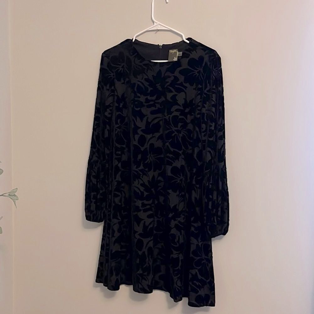 Taylor Black Baby Doll style dress. Size 6
